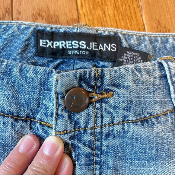 EXPRESS Jeans Womens Denim Mini Skirt 3/4 Small Low-Rise Stretch‎ Back Slip - Picture 10 of 17